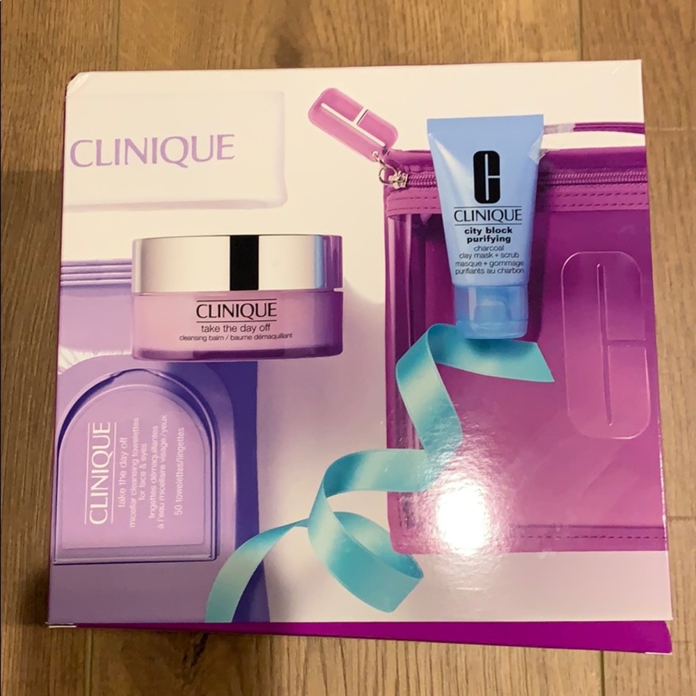 ⭐️Clinique gift set!! Great Deal - 5 items!
